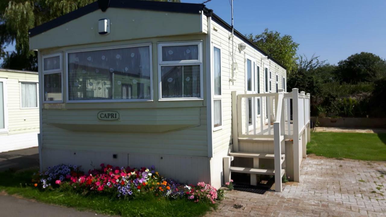 Caravan 8 Berth With Private Fishing Hotel ลินคอล์น ภายนอก รูปภาพ